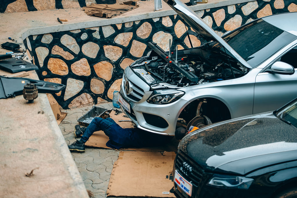 Decoding Your Mercedes-Benz Warning Lights: A Complete Guide